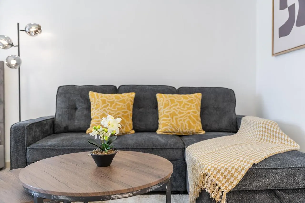 Spacious Serene Studio Retreat In Jvc By Suiteable 迪拜